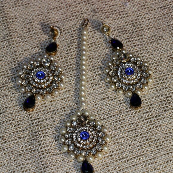 Bohemian, Bollywood or Ethnic Indian Style Tikka and Earrings Set - Picture 1 of 6